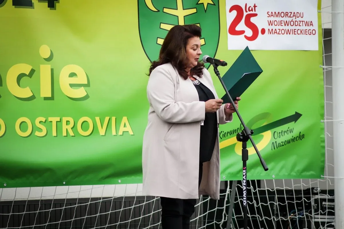 Jubileusz KS Ostrovia. Sportowe widowisko na 100-lecie klubu! (zdjęcia)