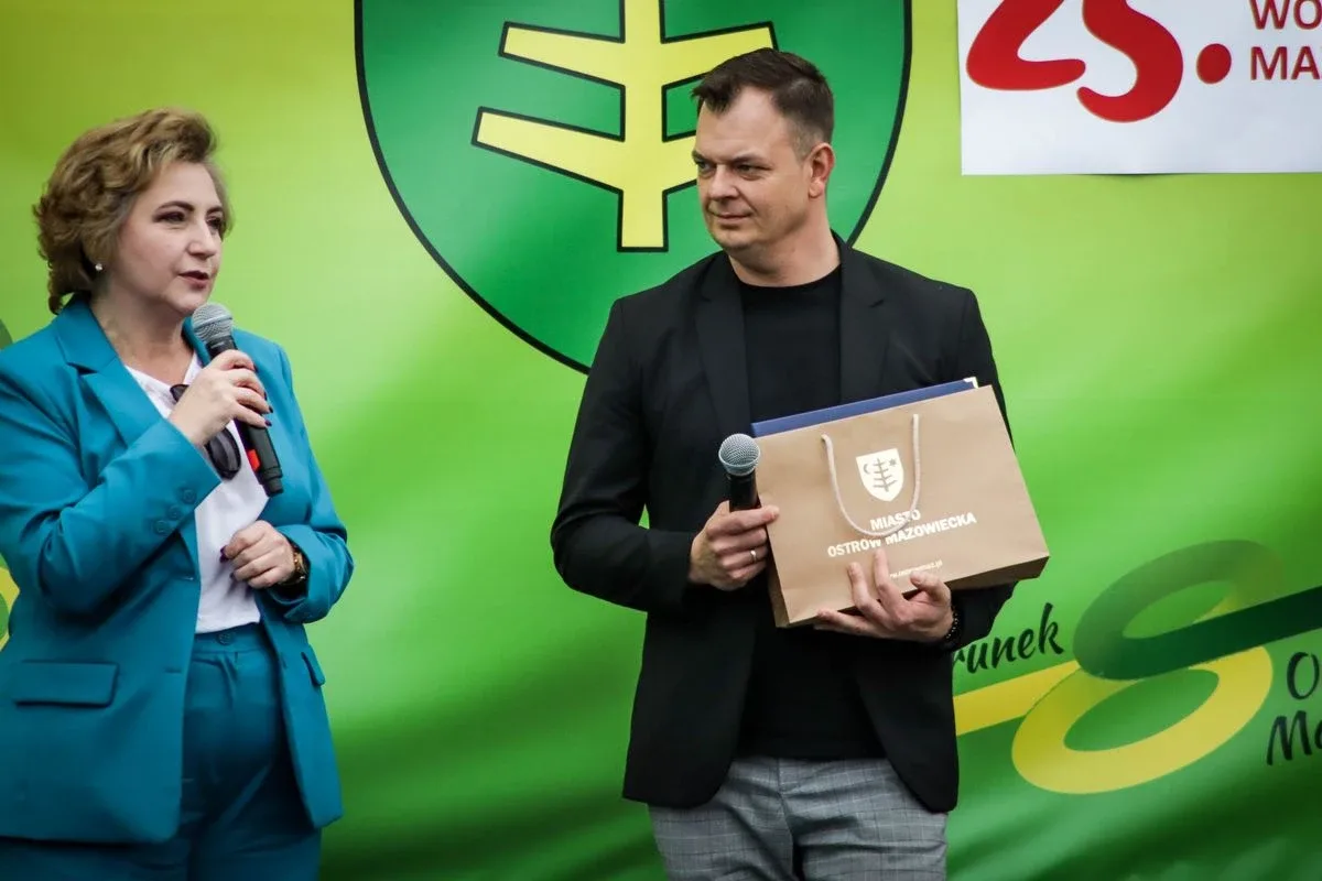 Jubileusz KS Ostrovia. Sportowe widowisko na 100-lecie klubu! (zdjęcia)