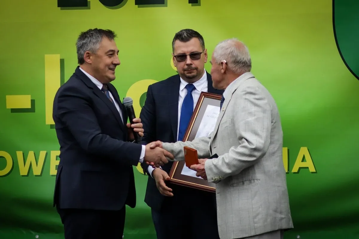 Jubileusz KS Ostrovia. Sportowe widowisko na 100-lecie klubu! (zdjęcia)