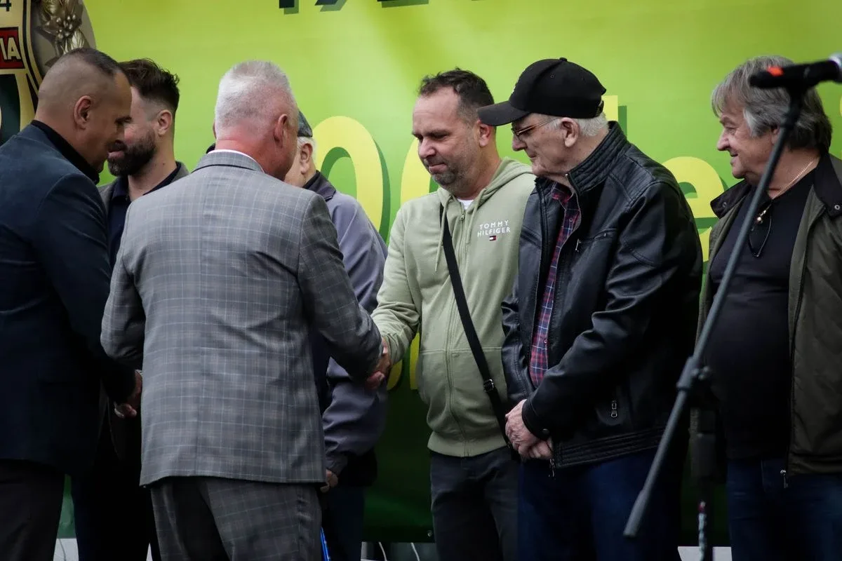 Jubileusz KS Ostrovia. Sportowe widowisko na 100-lecie klubu! (zdjęcia)