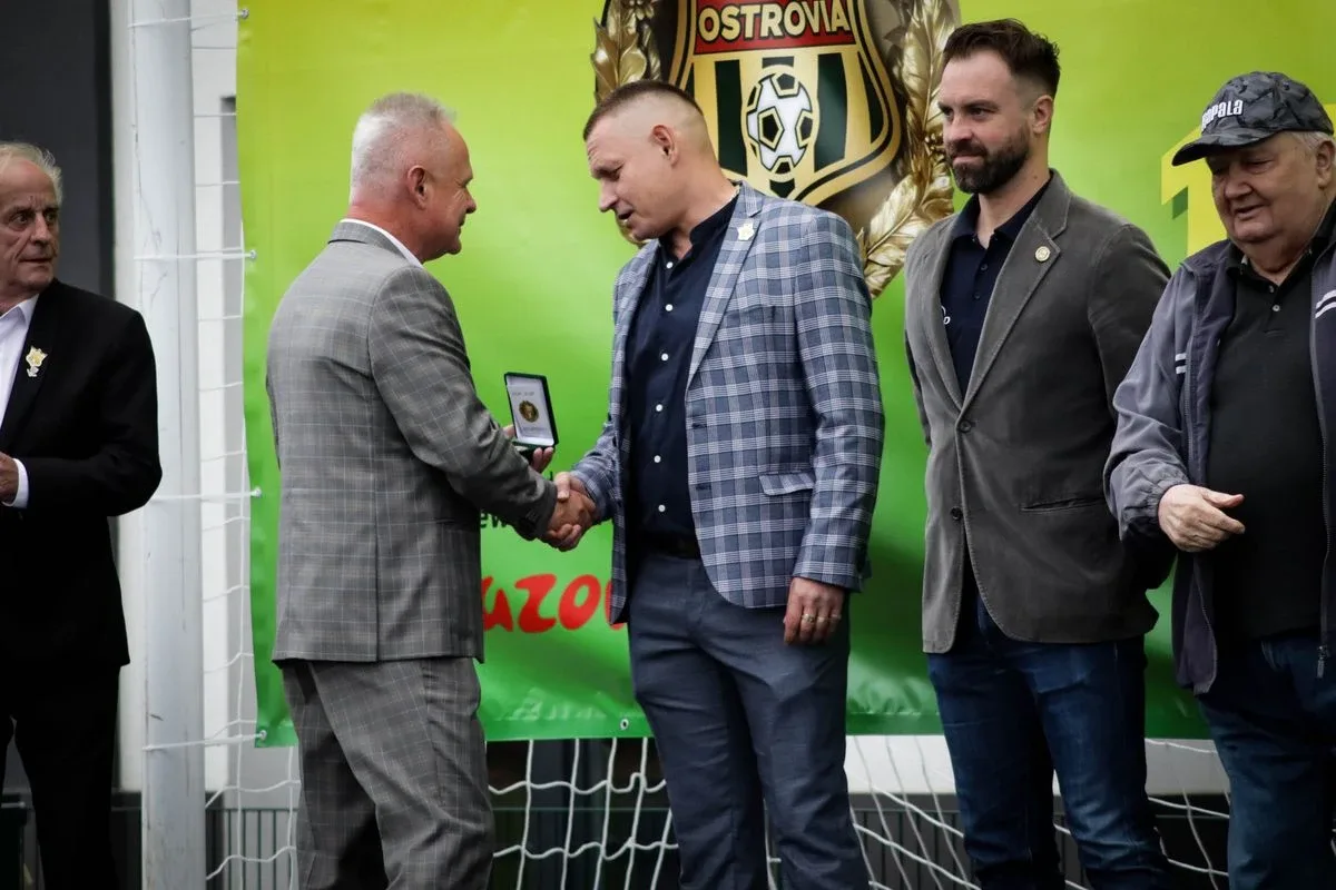 Jubileusz KS Ostrovia. Sportowe widowisko na 100-lecie klubu! (zdjęcia)
