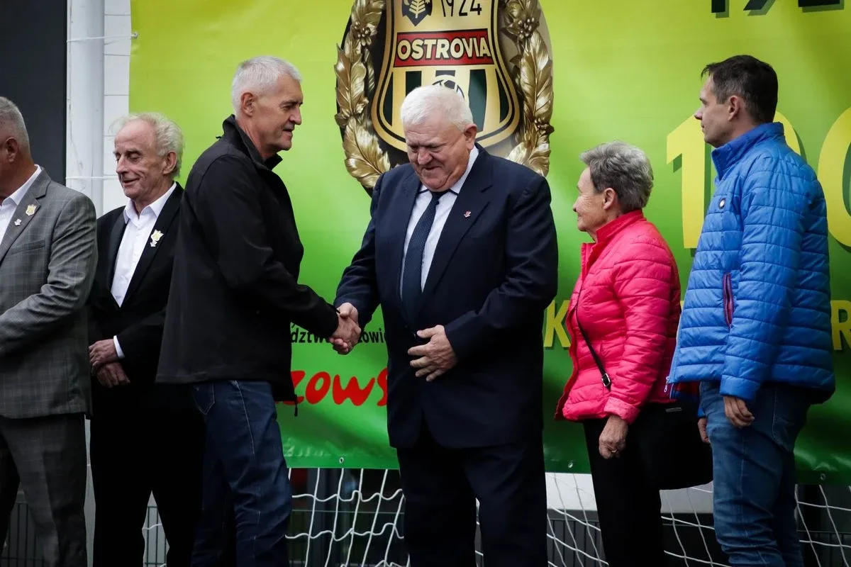 Jubileusz KS Ostrovia. Sportowe widowisko na 100-lecie klubu! (zdjęcia)