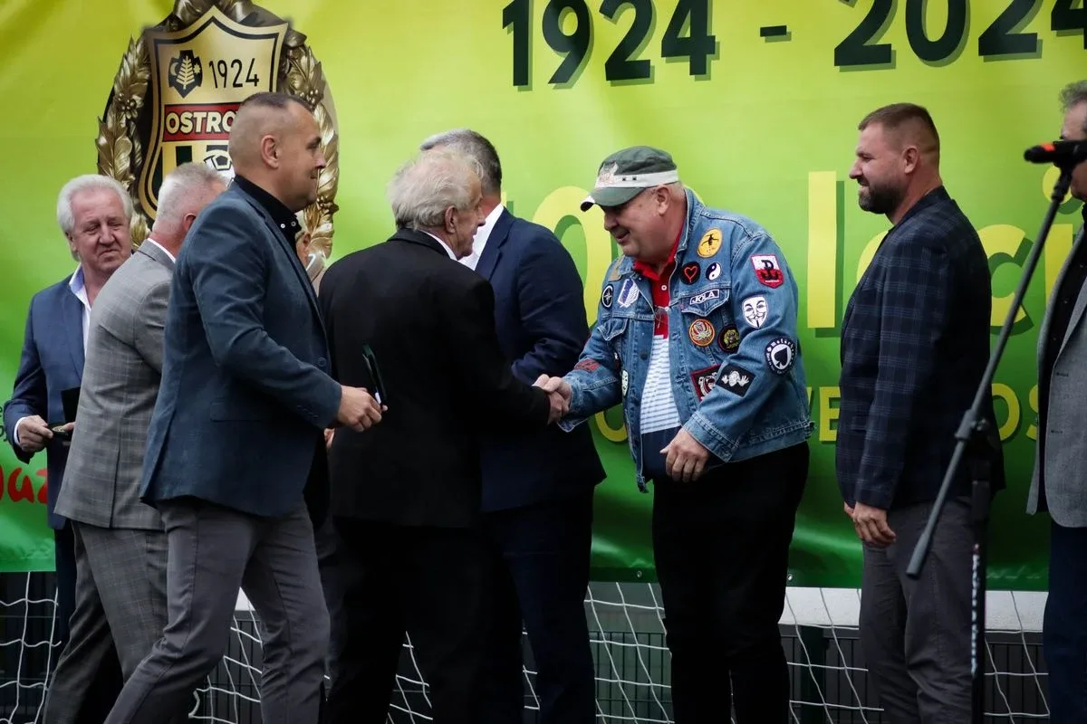 Jubileusz KS Ostrovia. Sportowe widowisko na 100-lecie klubu! (zdjęcia)