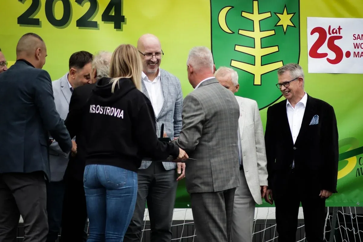 Jubileusz KS Ostrovia. Sportowe widowisko na 100-lecie klubu! (zdjęcia)
