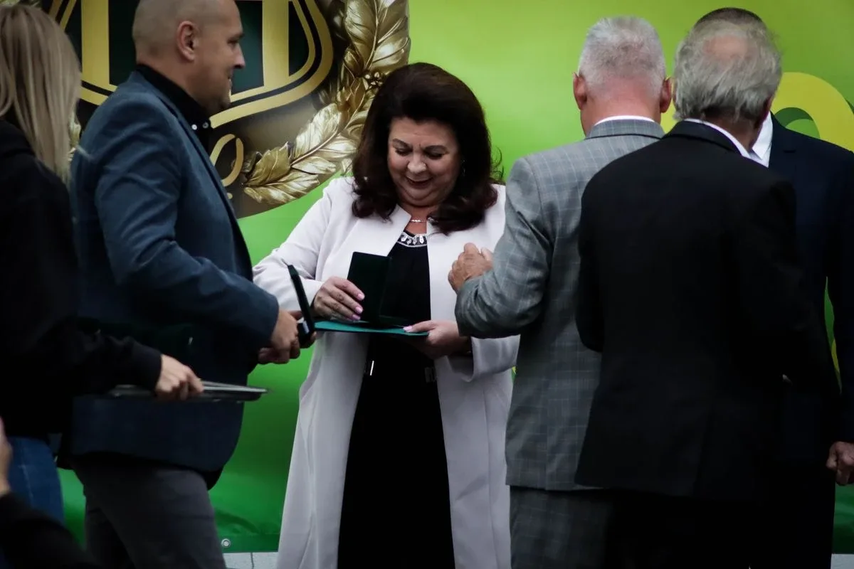 Jubileusz KS Ostrovia. Sportowe widowisko na 100-lecie klubu! (zdjęcia)