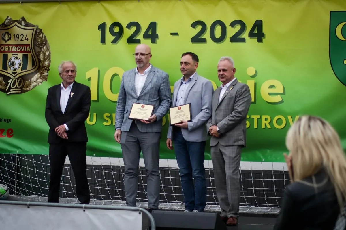 Jubileusz KS Ostrovia. Sportowe widowisko na 100-lecie klubu! (zdjęcia)