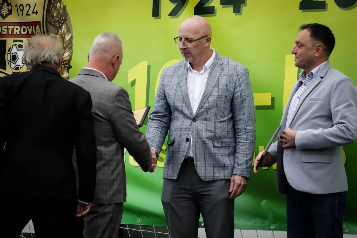 Jubileusz KS Ostrovia. Sportowe widowisko na 100-lecie klubu! (zdjęcia)