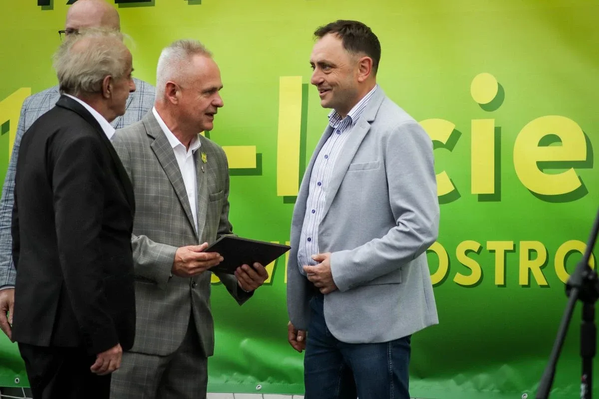 Jubileusz KS Ostrovia. Sportowe widowisko na 100-lecie klubu! (zdjęcia)
