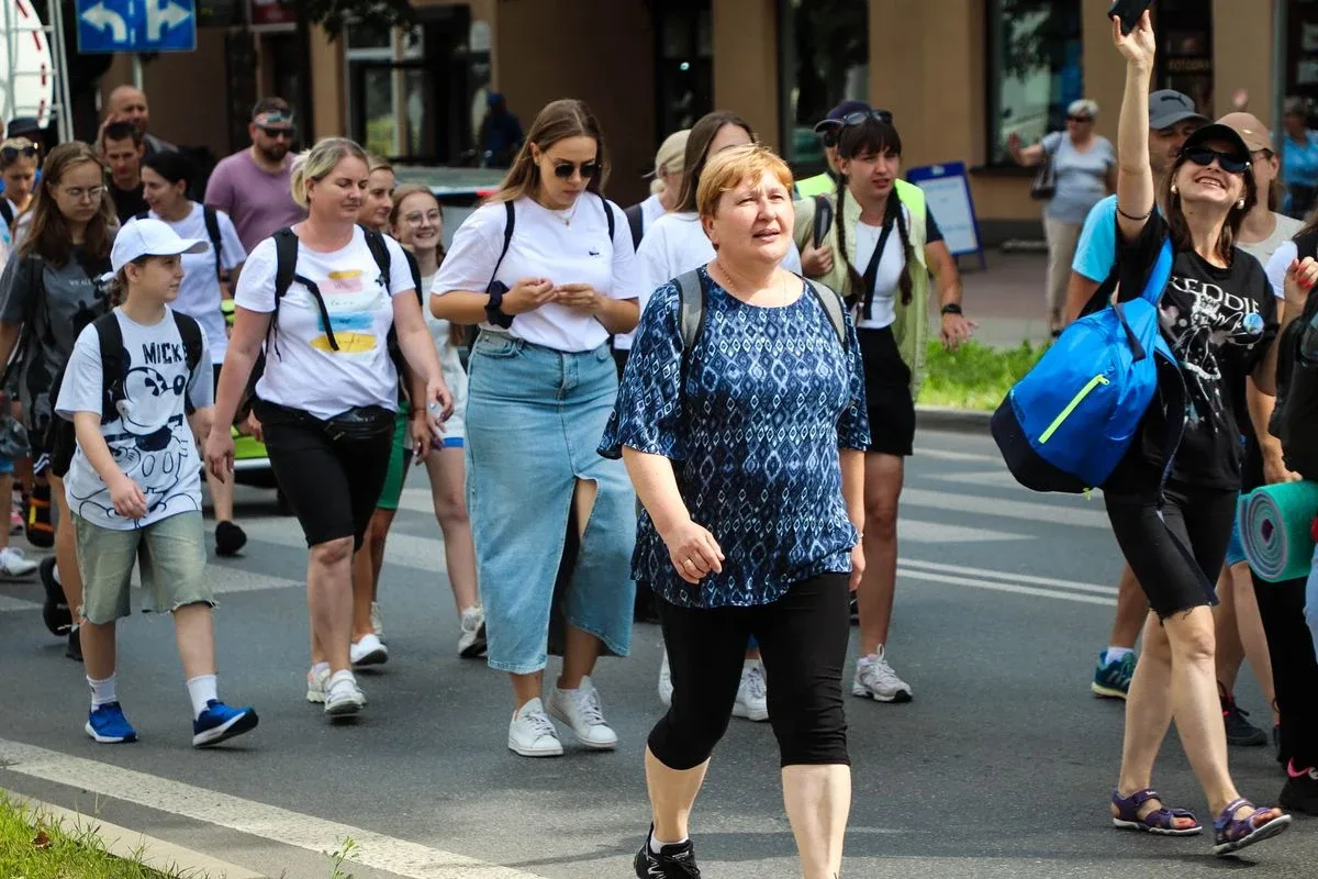 40. Piesza Pielgrzymka Łomżyńska na Jasną Górę przeszła przez Ostrów Mazowiecką (zdjęcia)