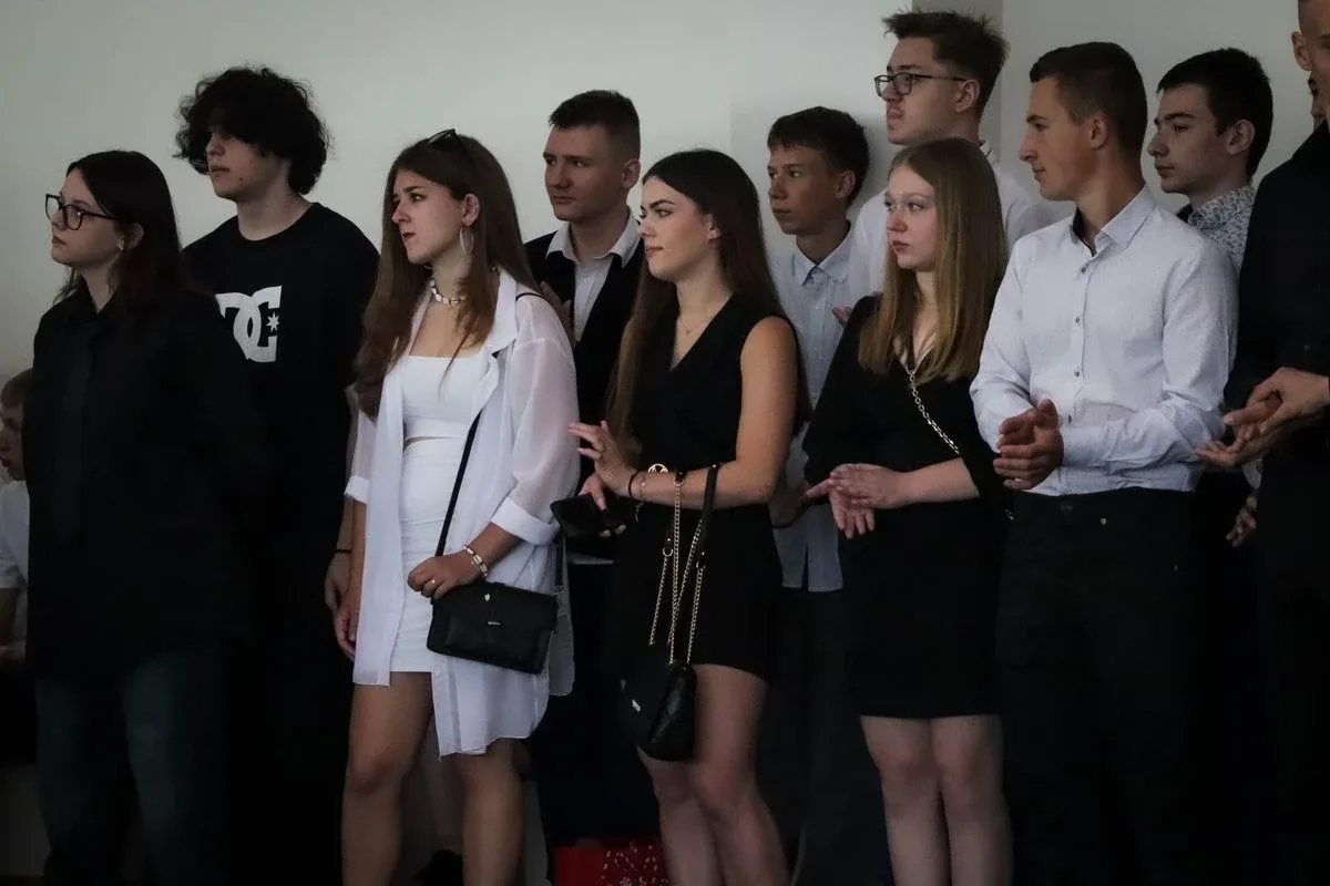 Żegnaj szkoło! Uczniowie "Rubinka" kończą rok szkolny i zaczynają wakacje (zdjęcia)