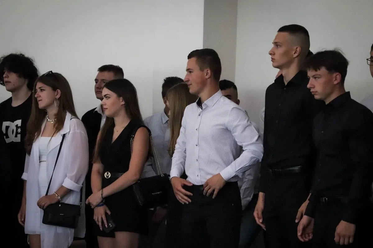 Żegnaj szkoło! Uczniowie "Rubinka" kończą rok szkolny i zaczynają wakacje (zdjęcia)