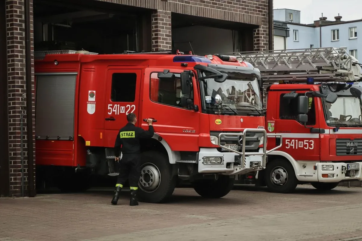 Ostrowscy strażacy oddali hołd zmarłemu żołnierzowi z powiatu wyszkowskiego (zdjęcia)