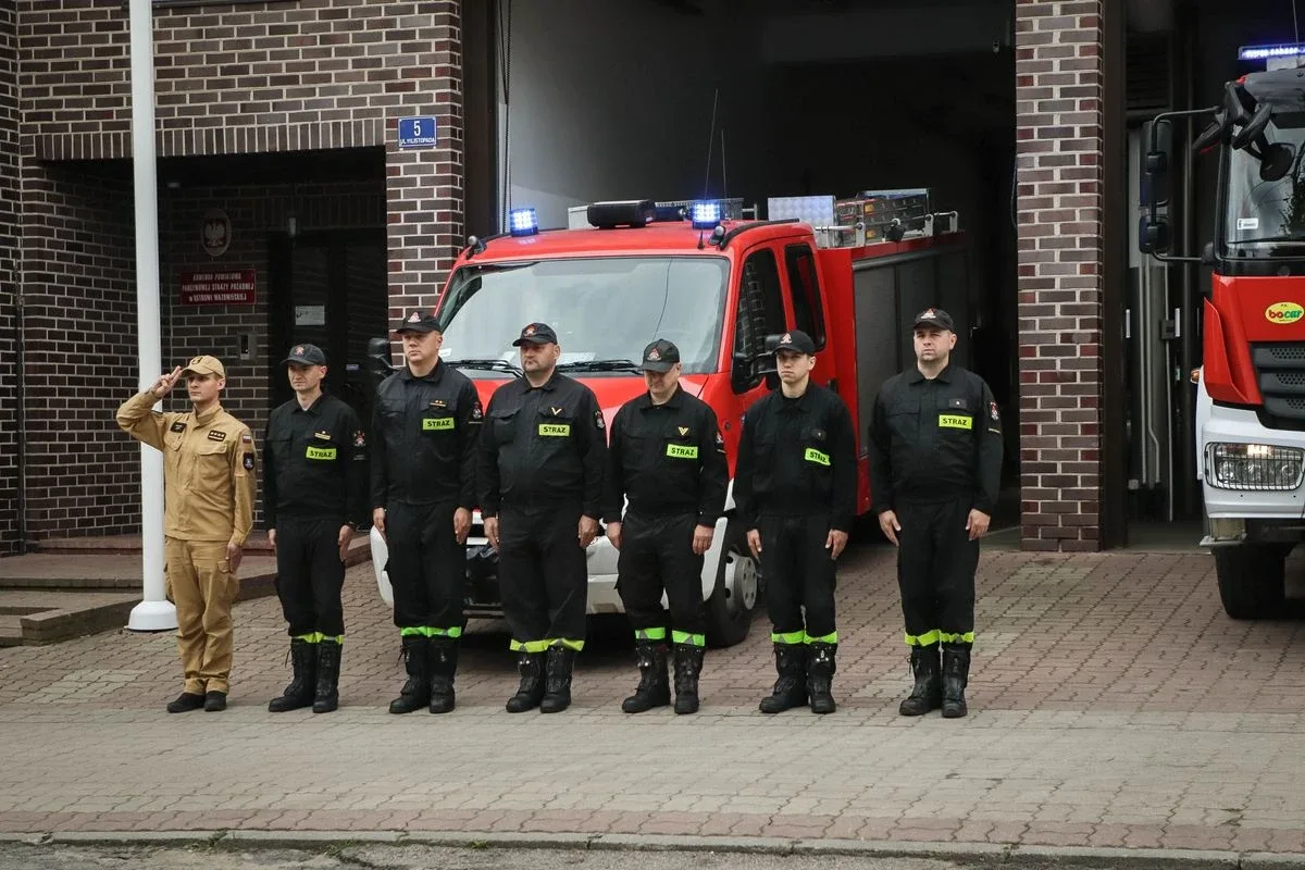 Ostrowscy strażacy oddali hołd zmarłemu żołnierzowi z powiatu wyszkowskiego (zdjęcia)