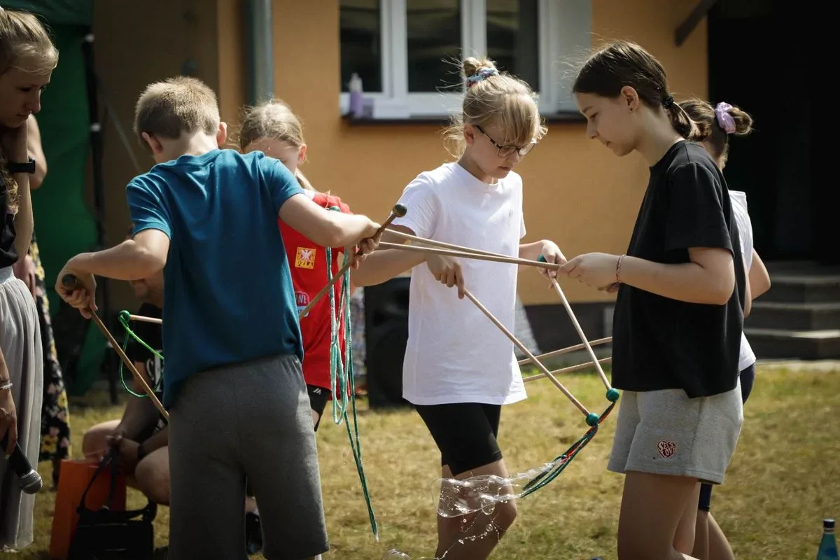 Piknik sportowo-historyczny i 7. Bieg Pamięci Absolwentów Szkoły Podchorążych Piechoty w Komorowie (zdjęcia)
