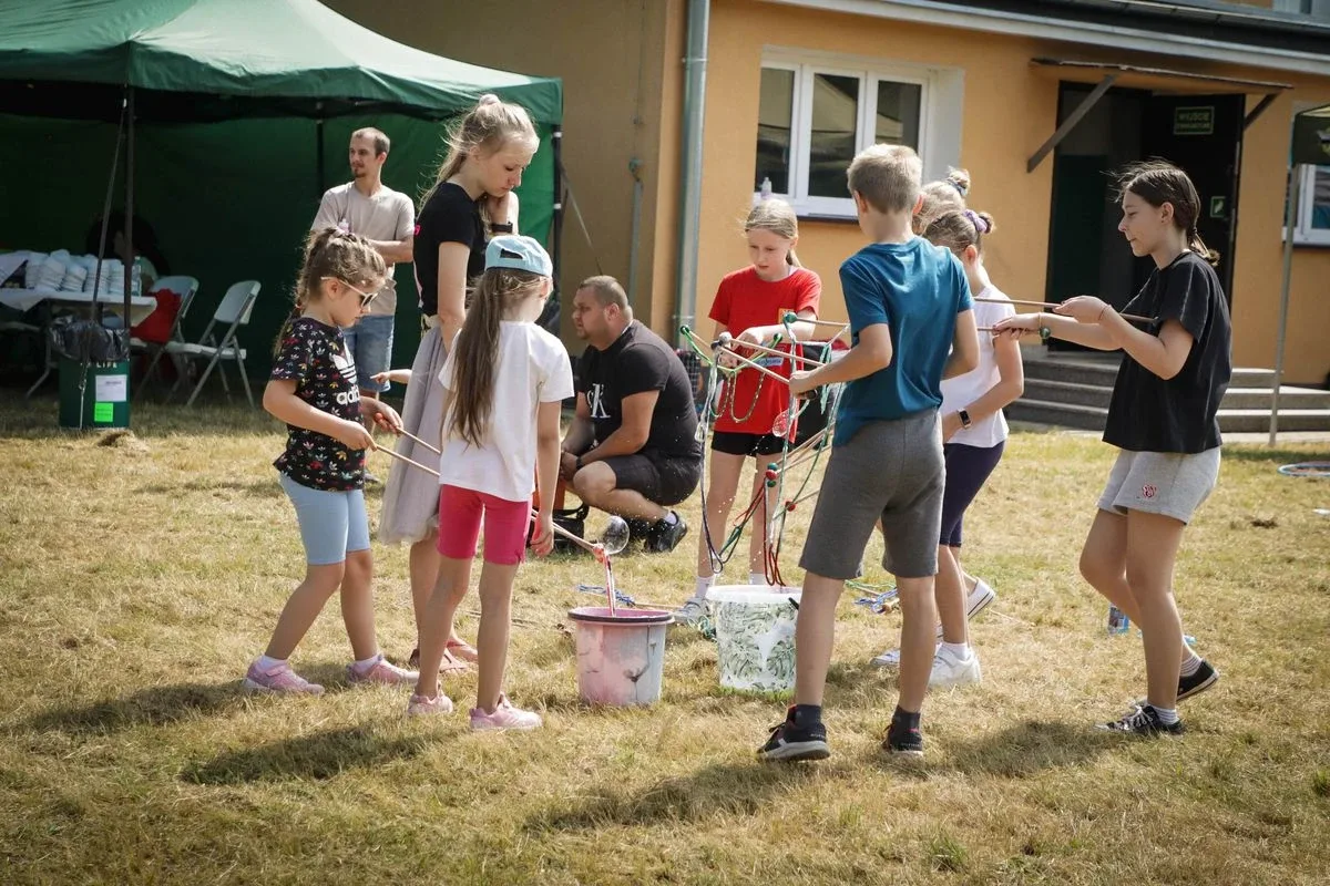 Piknik sportowo-historyczny i 7. Bieg Pamięci Absolwentów Szkoły Podchorążych Piechoty w Komorowie (zdjęcia)