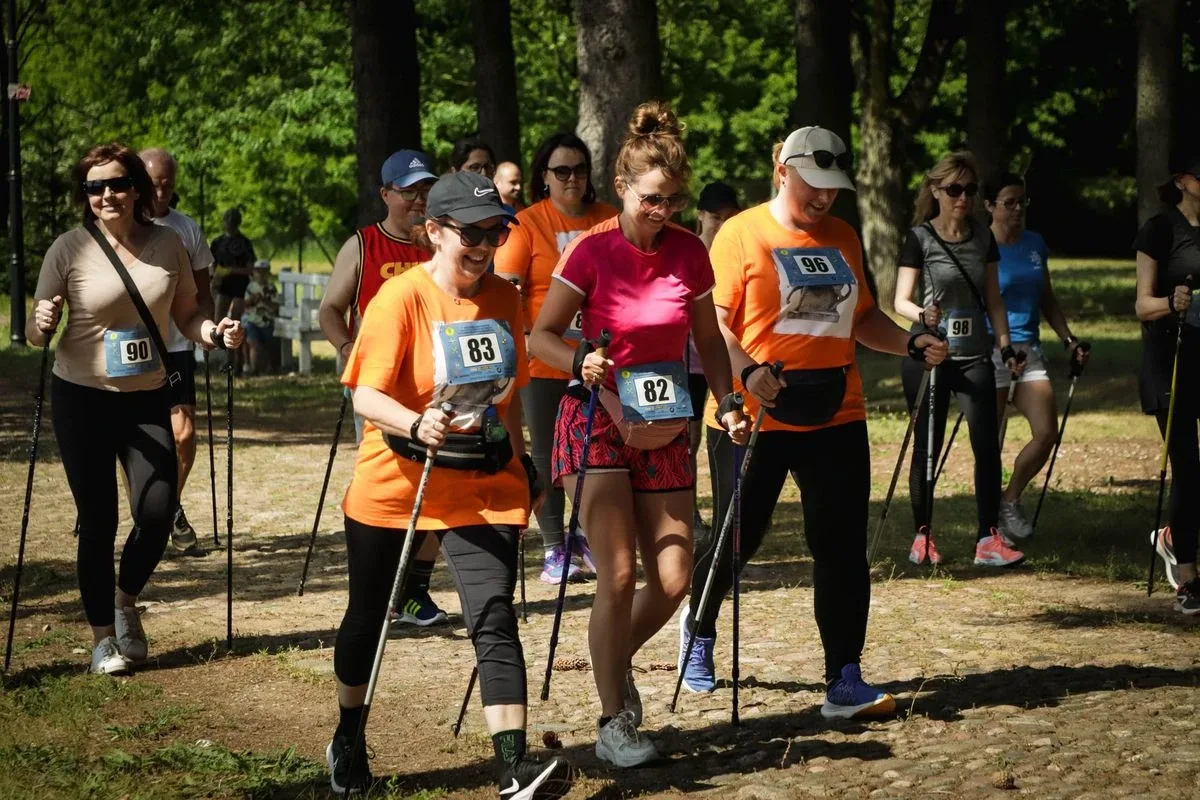 Piknik sportowo-historyczny i 7. Bieg Pamięci Absolwentów Szkoły Podchorążych Piechoty w Komorowie (zdjęcia)
