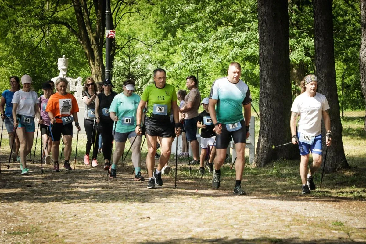 Piknik sportowo-historyczny i 7. Bieg Pamięci Absolwentów Szkoły Podchorążych Piechoty w Komorowie (zdjęcia)