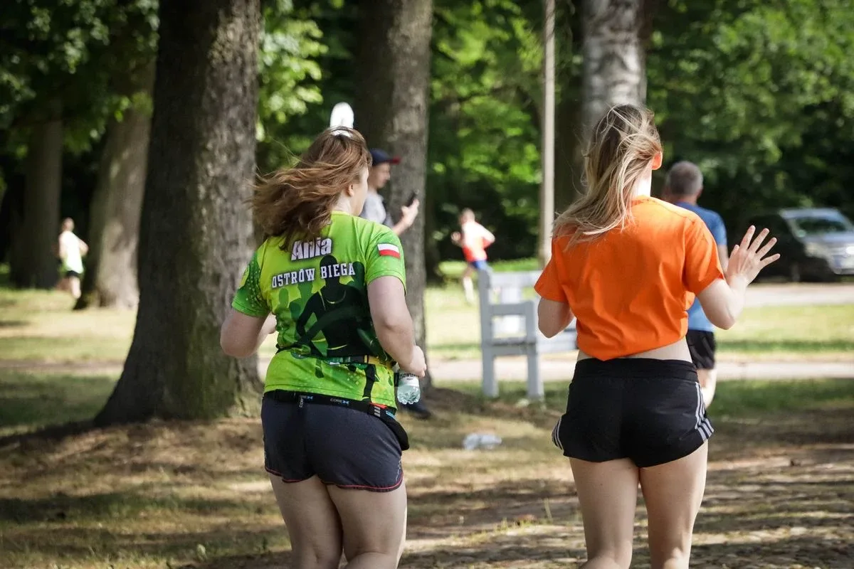 Piknik sportowo-historyczny i 7. Bieg Pamięci Absolwentów Szkoły Podchorążych Piechoty w Komorowie (zdjęcia)