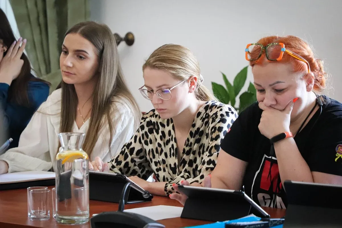 Burmistrz będzie zarabiał od poprzednika o 30 proc. czy niecałe 20 proc. mniej? Zależy kto liczy (zdjęcia)