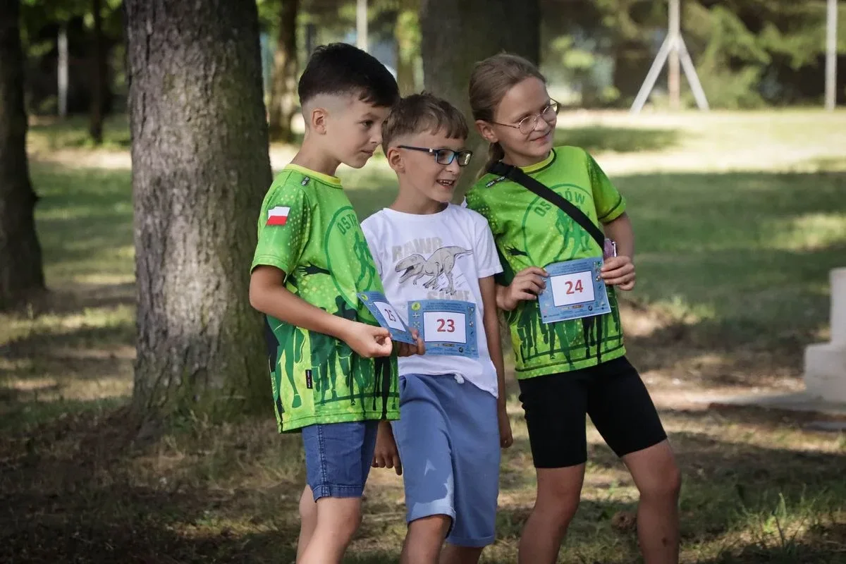 Piknik sportowo-historyczny i 7. Bieg Pamięci Absolwentów Szkoły Podchorążych Piechoty w Komorowie (zdjęcia)