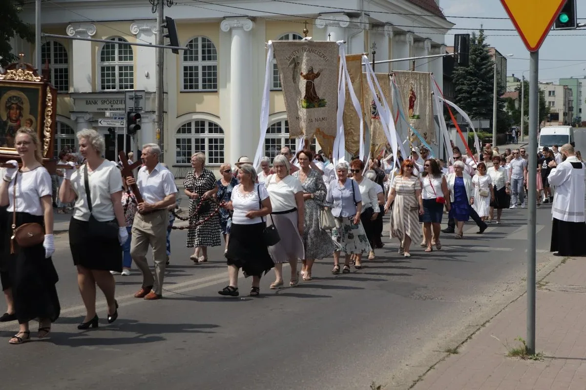 Uroczystość Bożego Ciała w Ostrowi Mazowieckiej (zdjęcia)