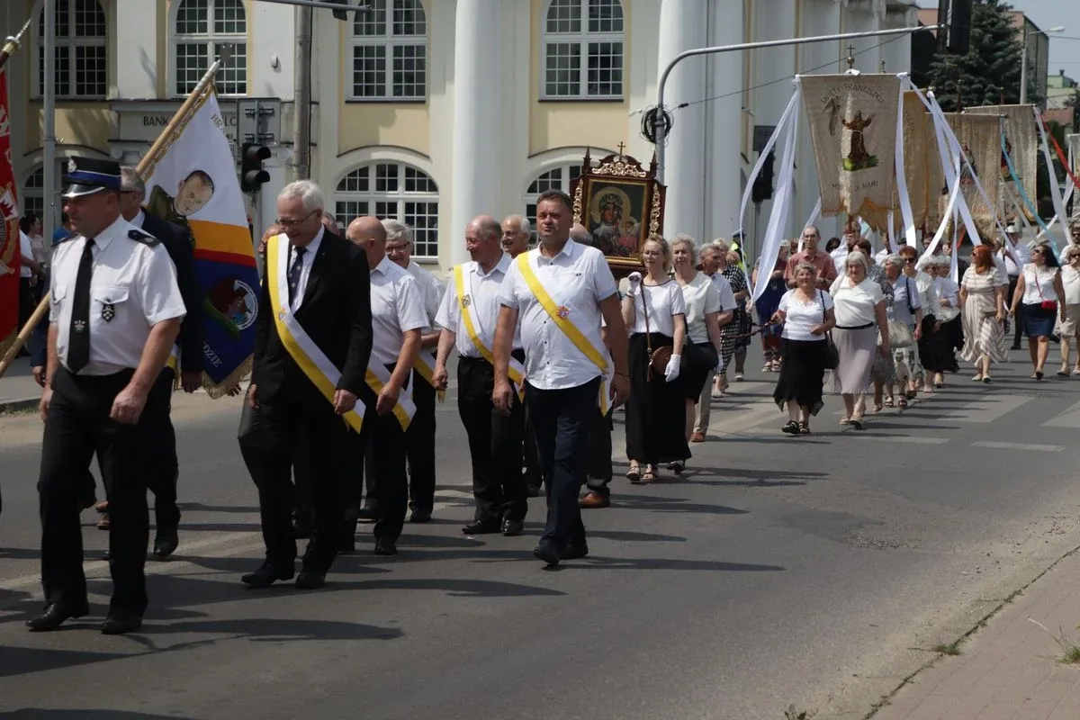 Uroczystość Bożego Ciała w Ostrowi Mazowieckiej (zdjęcia)