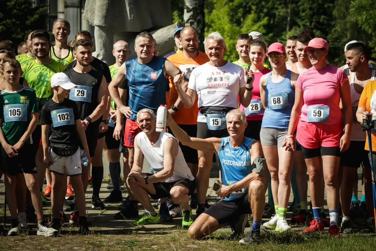 Piknik sportowo-historyczny i 7. Bieg Pamięci Absolwentów Szkoły Podchorążych Piechoty w Komorowie (zdjęcia)