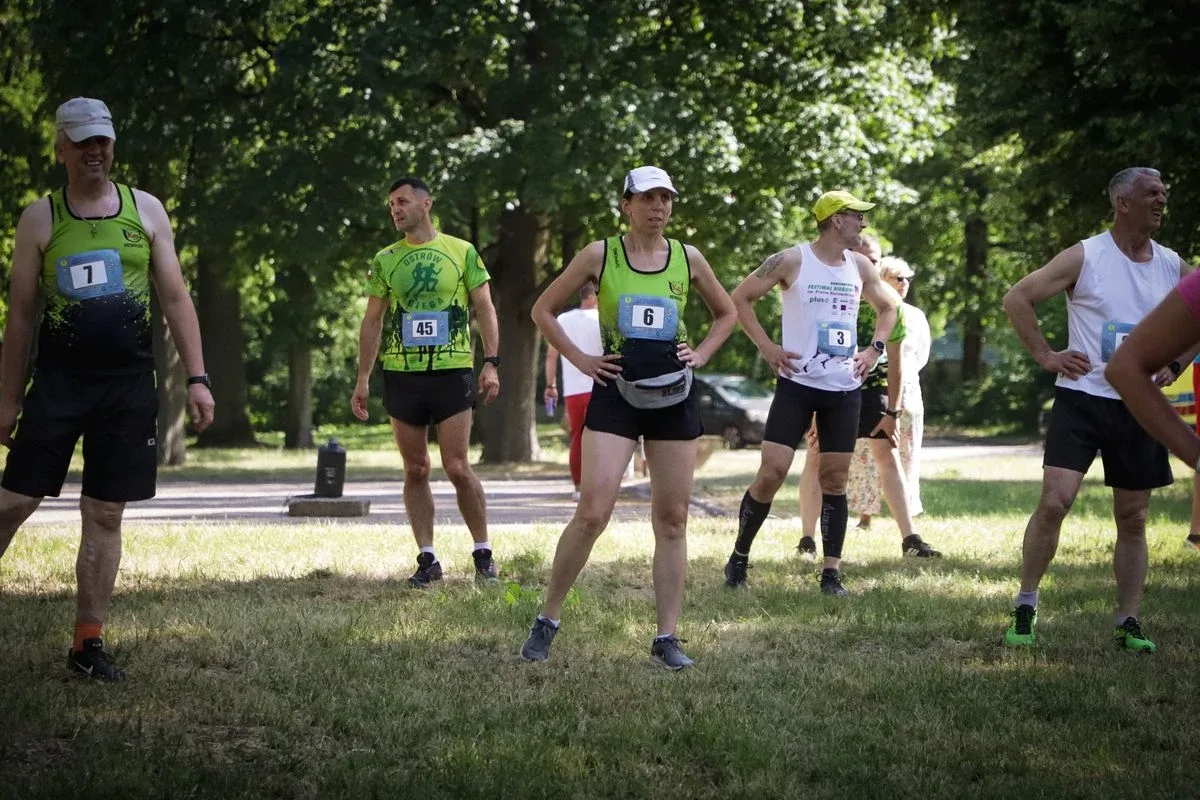 Piknik sportowo-historyczny i 7. Bieg Pamięci Absolwentów Szkoły Podchorążych Piechoty w Komorowie (zdjęcia)