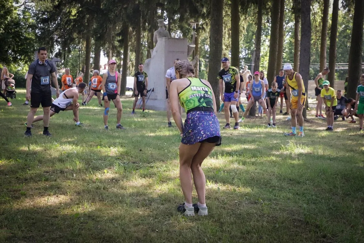 Piknik sportowo-historyczny i 7. Bieg Pamięci Absolwentów Szkoły Podchorążych Piechoty w Komorowie (zdjęcia)