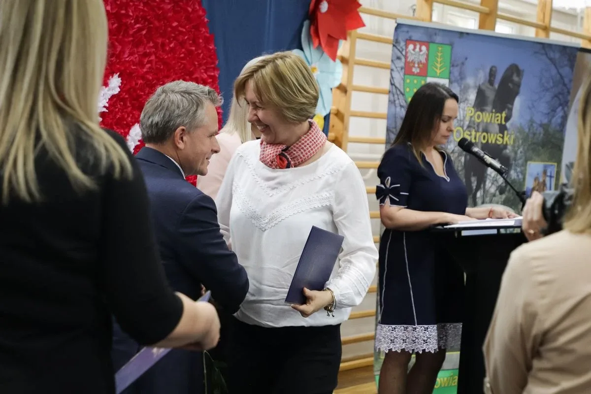 Uroczyste Powiatowe Obchody Międzynarodowego Dnia Pielęgniarki i Położnej w Ostrowi Mazowieckiej (zdjęcia)