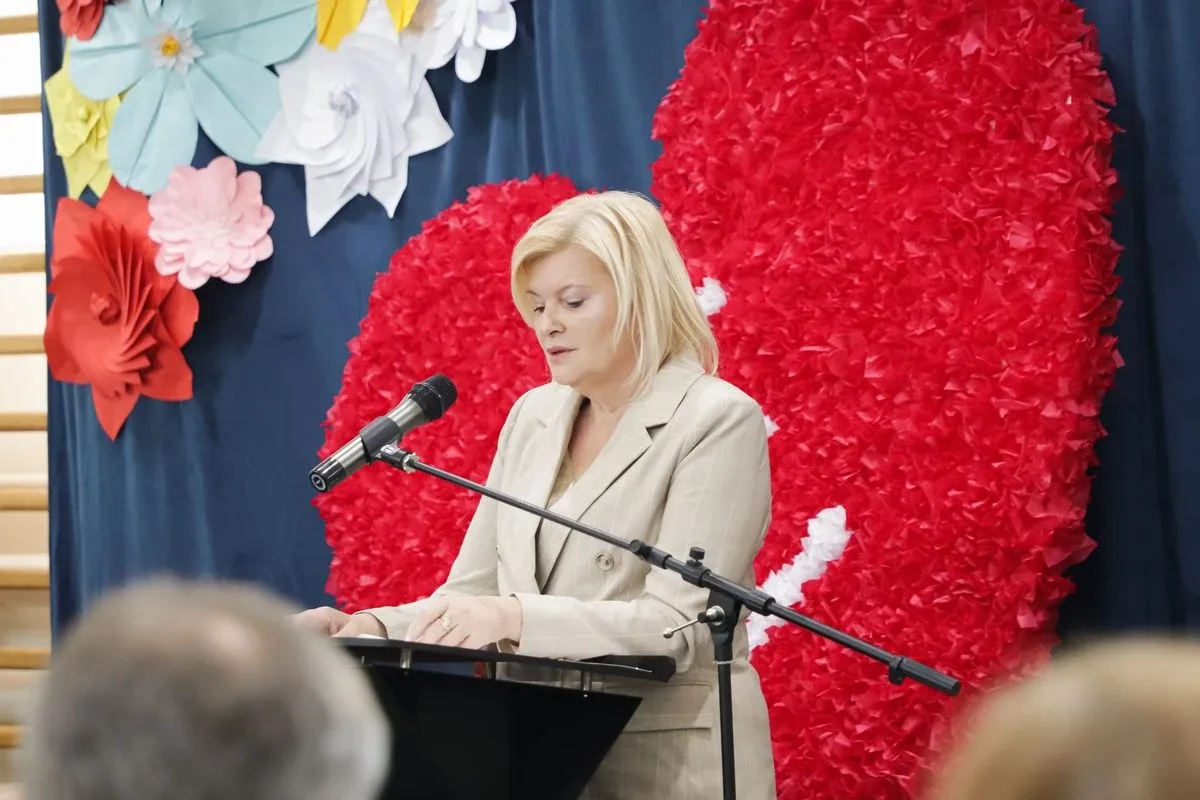 Uroczyste Powiatowe Obchody Międzynarodowego Dnia Pielęgniarki i Położnej w Ostrowi Mazowieckiej (zdjęcia)