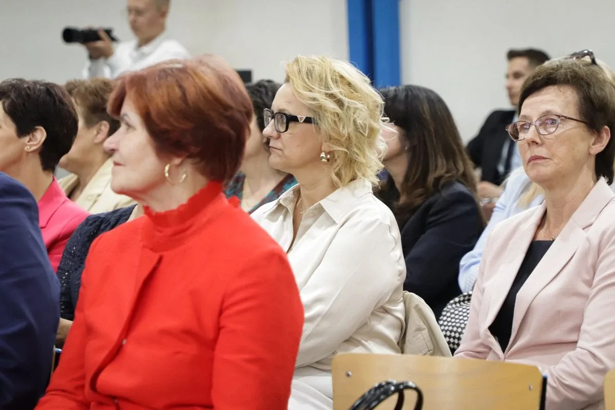Uroczyste Powiatowe Obchody Międzynarodowego Dnia Pielęgniarki i Położnej w Ostrowi Mazowieckiej (zdjęcia)