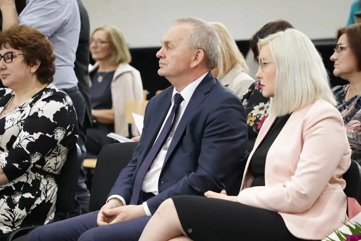 Uroczyste Powiatowe Obchody Międzynarodowego Dnia Pielęgniarki i Położnej w Ostrowi Mazowieckiej (zdjęcia)