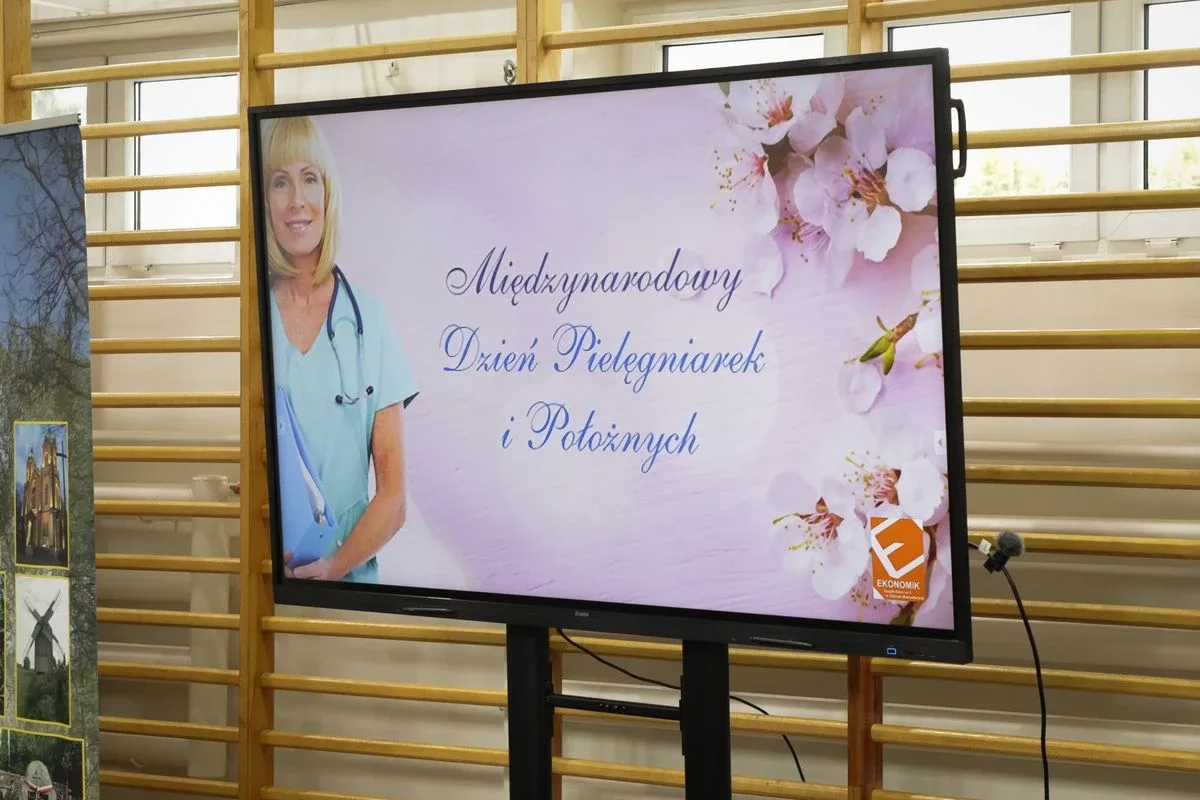 Uroczyste Powiatowe Obchody Międzynarodowego Dnia Pielęgniarki i Położnej w Ostrowi Mazowieckiej (zdjęcia)