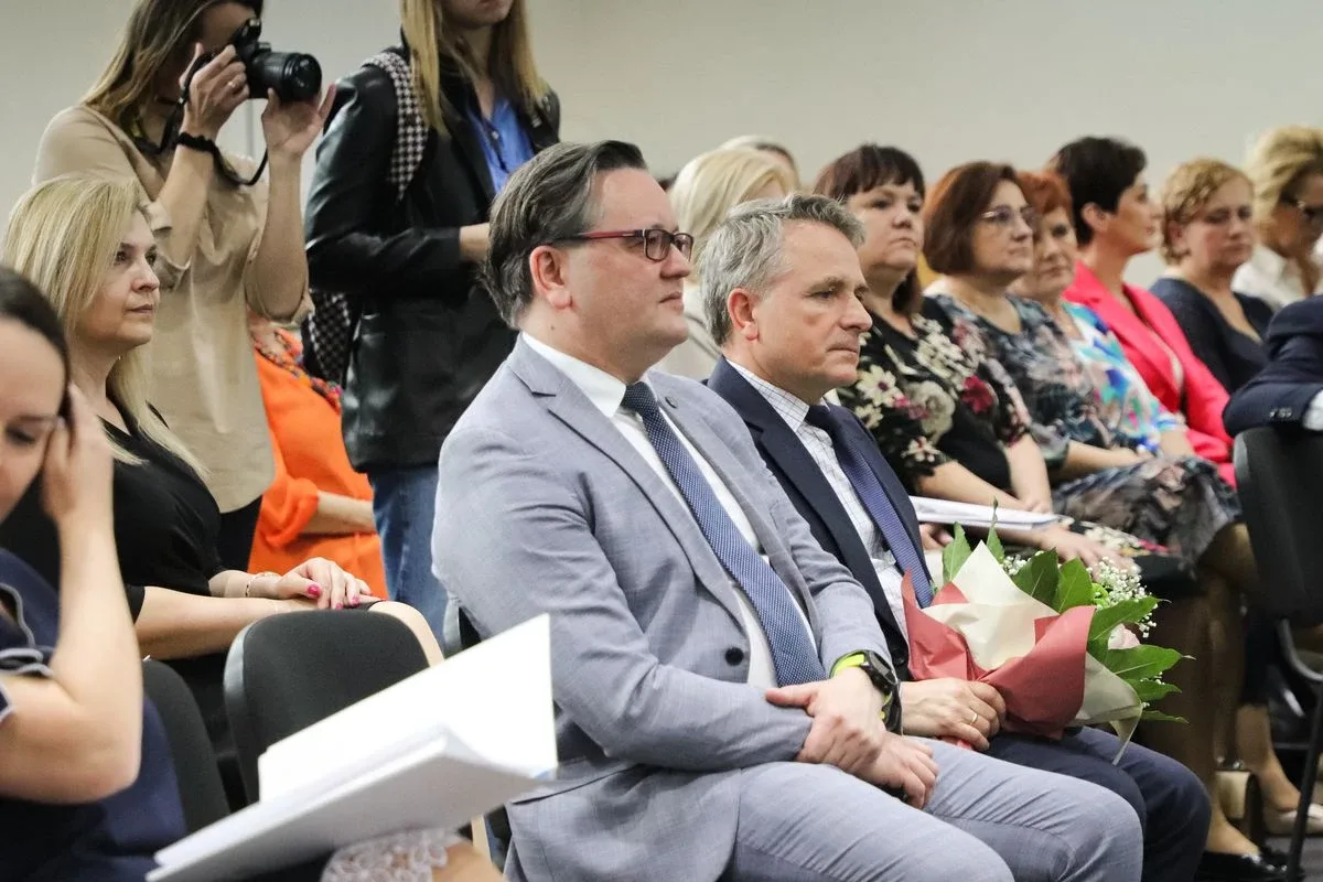 Uroczyste Powiatowe Obchody Międzynarodowego Dnia Pielęgniarki i Położnej w Ostrowi Mazowieckiej (zdjęcia)