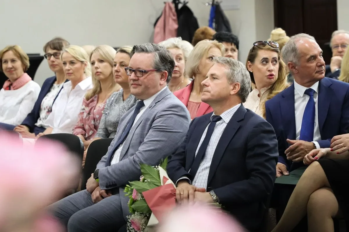 Uroczyste Powiatowe Obchody Międzynarodowego Dnia Pielęgniarki i Położnej w Ostrowi Mazowieckiej (zdjęcia)