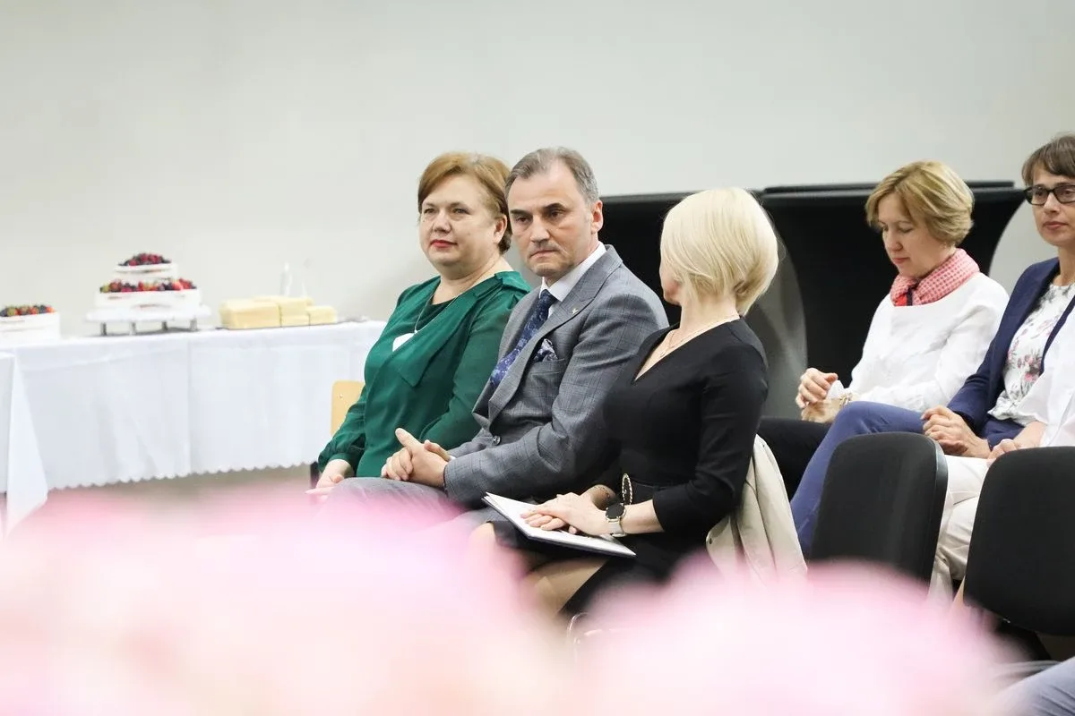 Uroczyste Powiatowe Obchody Międzynarodowego Dnia Pielęgniarki i Położnej w Ostrowi Mazowieckiej (zdjęcia)