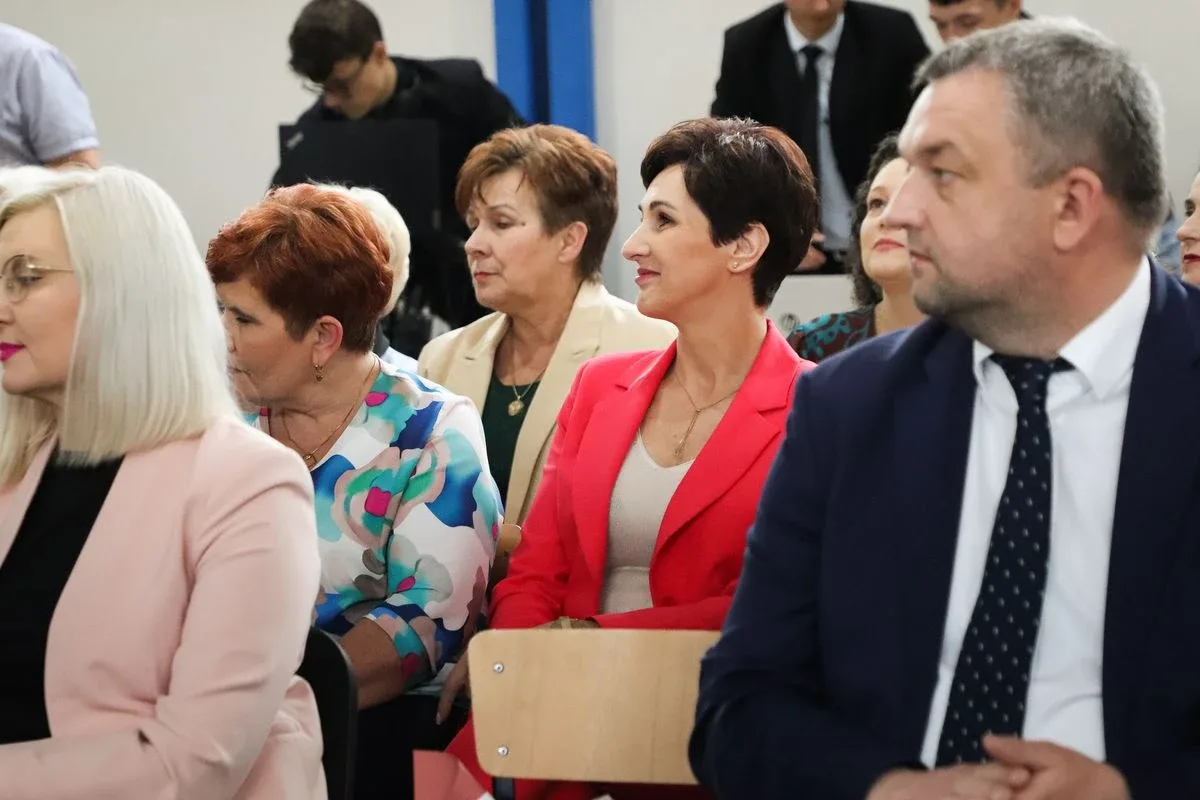 Uroczyste Powiatowe Obchody Międzynarodowego Dnia Pielęgniarki i Położnej w Ostrowi Mazowieckiej (zdjęcia)