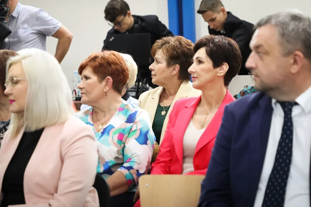 Uroczyste Powiatowe Obchody Międzynarodowego Dnia Pielęgniarki i Położnej w Ostrowi Mazowieckiej (zdjęcia)