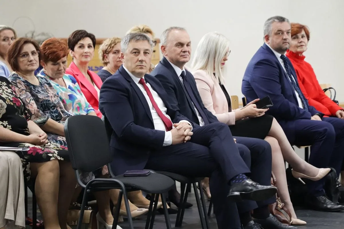 Uroczyste Powiatowe Obchody Międzynarodowego Dnia Pielęgniarki i Położnej w Ostrowi Mazowieckiej (zdjęcia)
