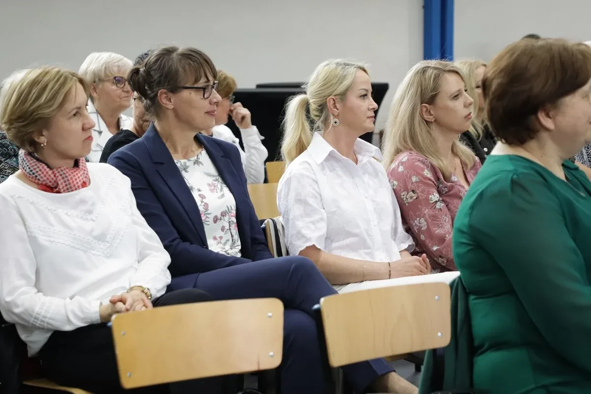 Uroczyste Powiatowe Obchody Międzynarodowego Dnia Pielęgniarki i Położnej w Ostrowi Mazowieckiej (zdjęcia)