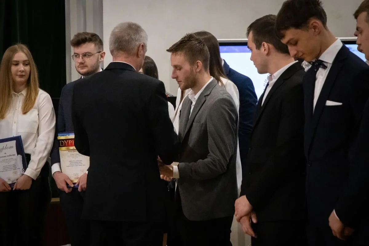 Pożegnanie maturzystów z ZSCKR w Starym Lubiejewie (zdjęcia)