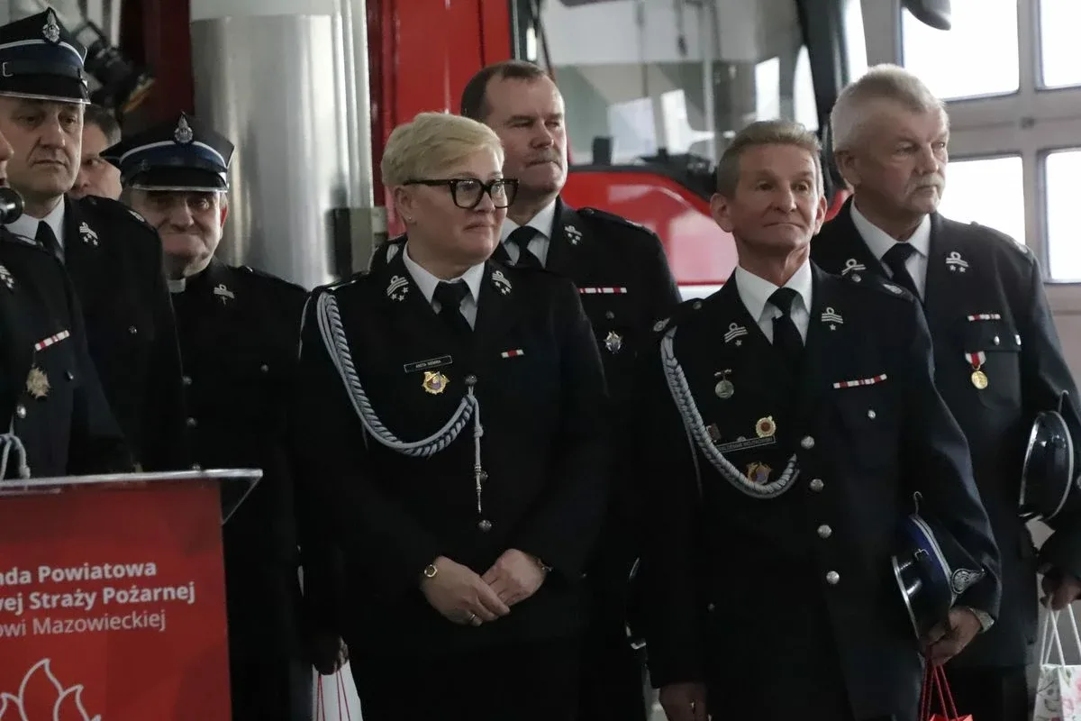 Uroczysta zbiórka z okazji powołania na stanowisko Komendanta Powiatowego PSP (zdjęcia)