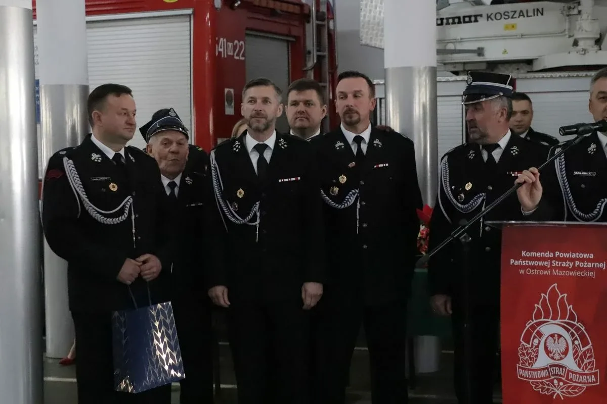 Uroczysta zbiórka z okazji powołania na stanowisko Komendanta Powiatowego PSP (zdjęcia)