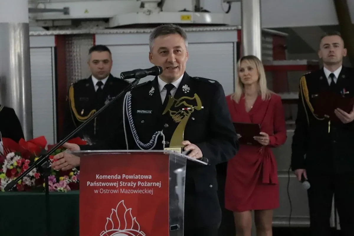 Uroczysta zbiórka z okazji powołania na stanowisko Komendanta Powiatowego PSP (zdjęcia)