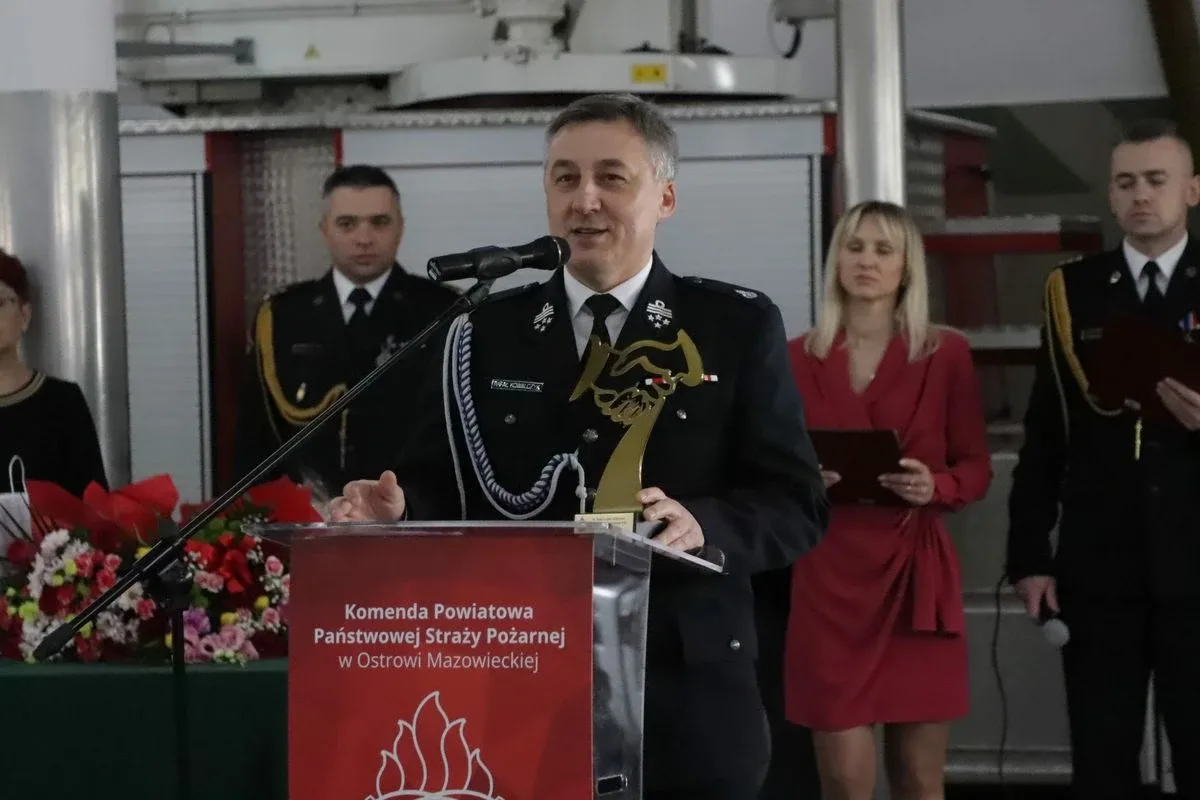 Uroczysta zbiórka z okazji powołania na stanowisko Komendanta Powiatowego PSP (zdjęcia)