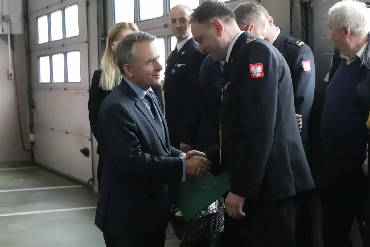 Uroczysta zbiórka z okazji powołania na stanowisko Komendanta Powiatowego PSP (zdjęcia)