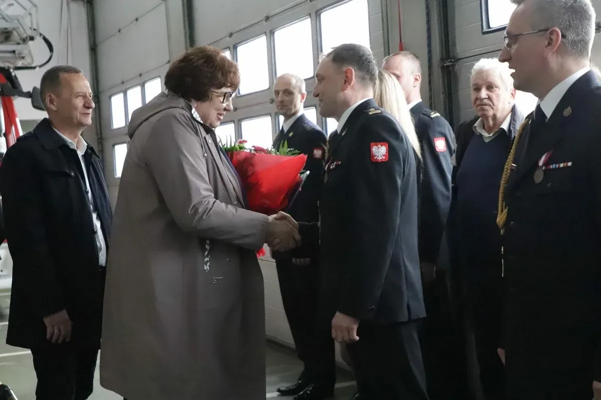 Uroczysta zbiórka z okazji powołania na stanowisko Komendanta Powiatowego PSP (zdjęcia)