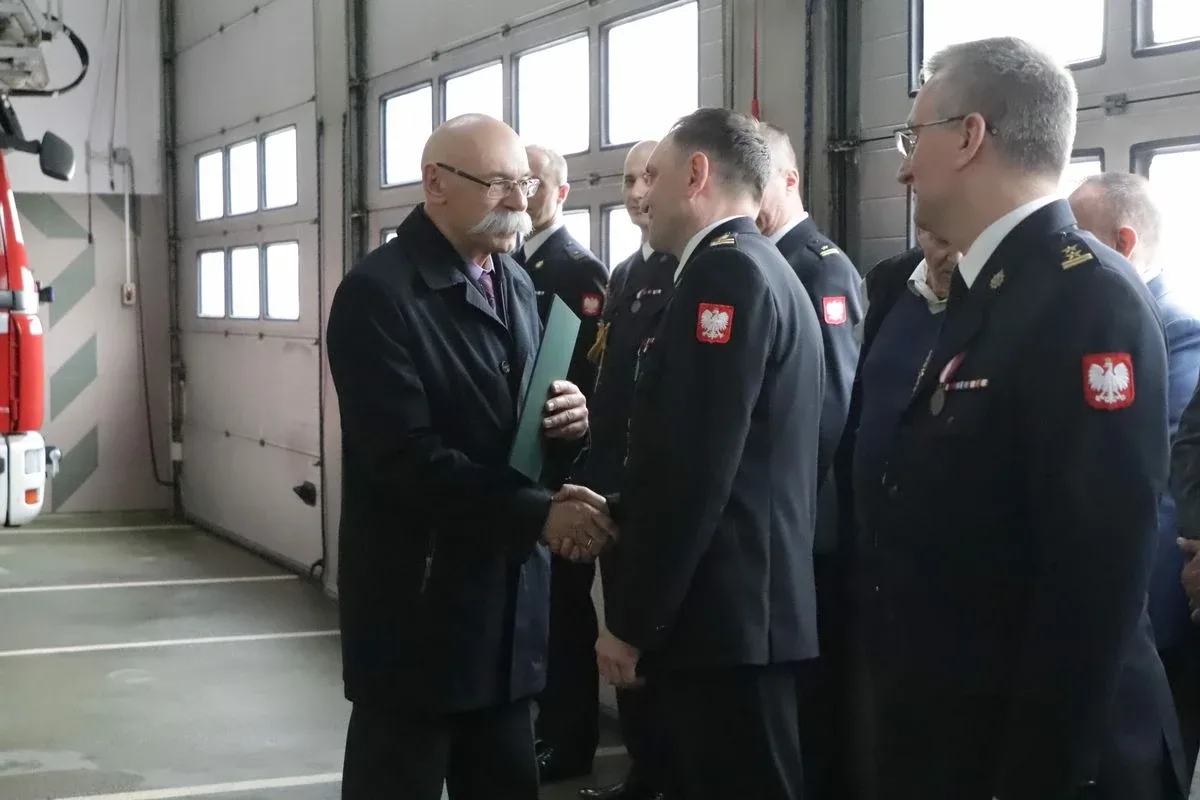 Uroczysta zbiórka z okazji powołania na stanowisko Komendanta Powiatowego PSP (zdjęcia)