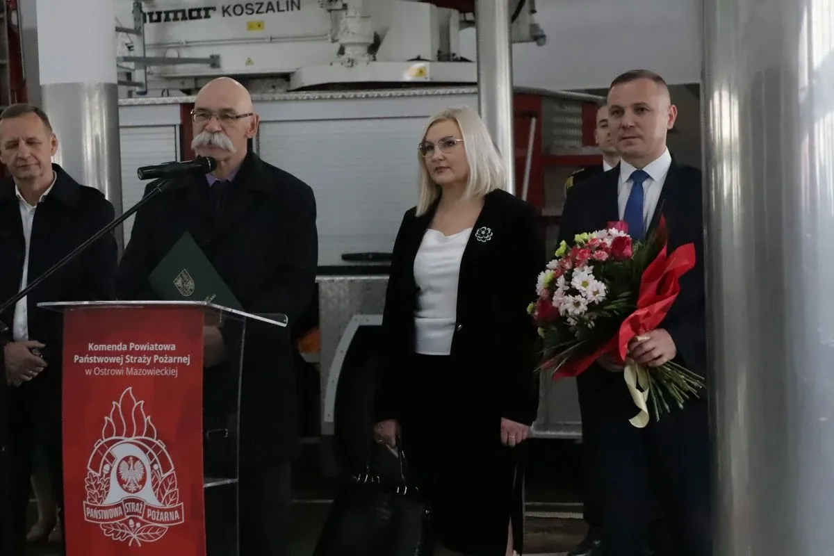 Uroczysta zbiórka z okazji powołania na stanowisko Komendanta Powiatowego PSP (zdjęcia)